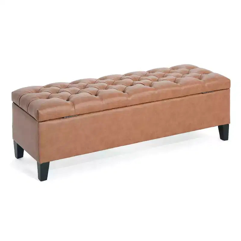 Poggiapiedi contenitore imbottito a bottoni, in similpelle contemporanea, 130 cm con gambe in betulla