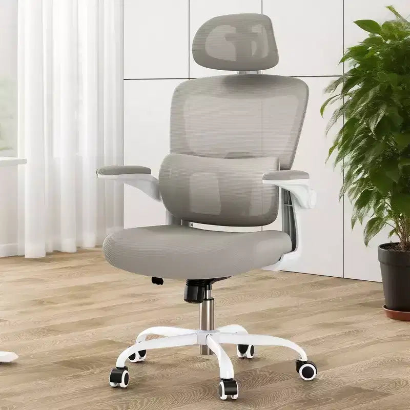 Sedia ergonomica da ufficio con schienale alto, braccioli ribaltabili e supporto lombare regolabile