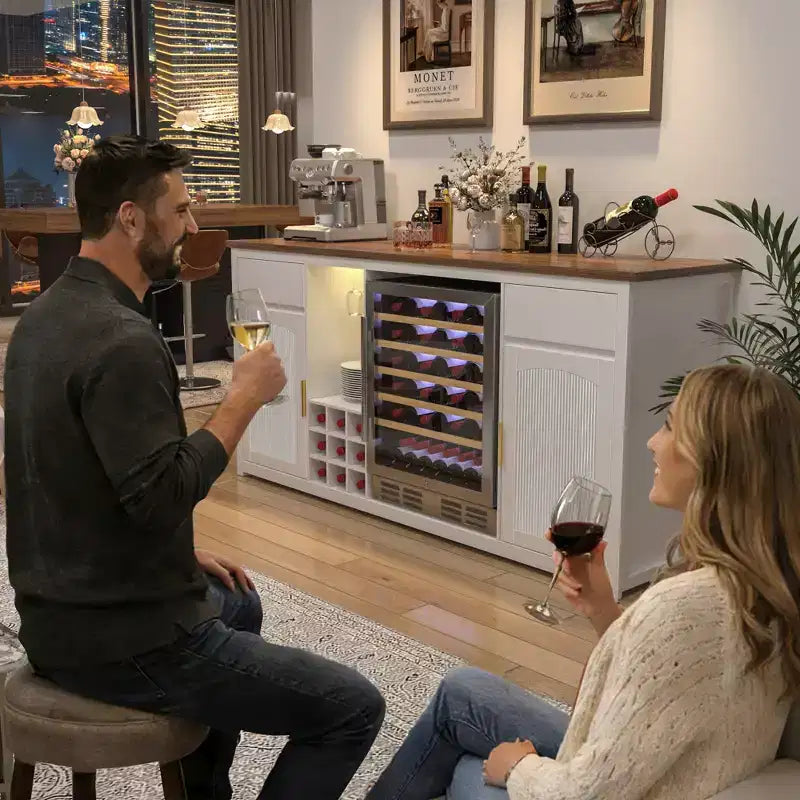 Mobile bar extra lungo da 199,9 cm con spazio per il frigo, portabottiglie, porta calici e presa di corrente integrata