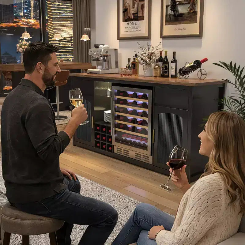 Mobile bar extra lungo da 199,9 cm con spazio per il frigo, portabottiglie, porta calici e presa di corrente integrata