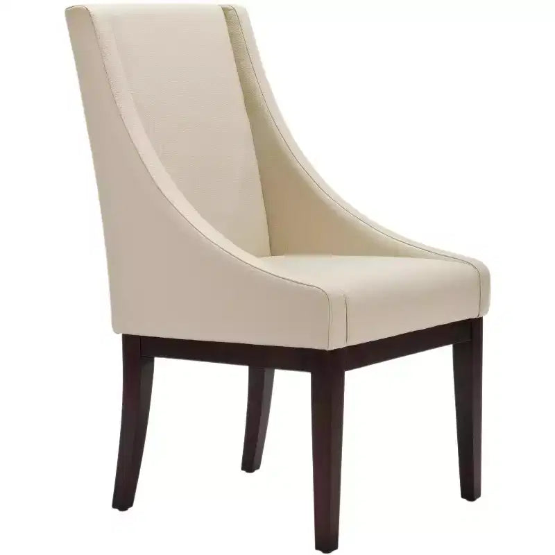 Poltrona con braccioli inclinati, rivestimento in pelle bicast color crema con struttura in legno, capacità 125 kg